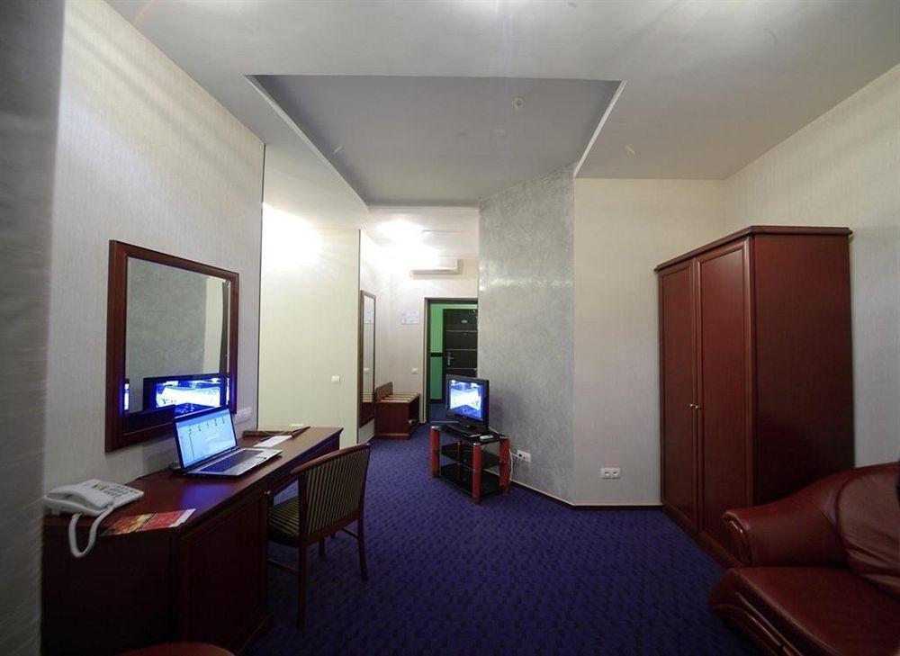 Victoria Hotel Kharkov Phòng bức ảnh