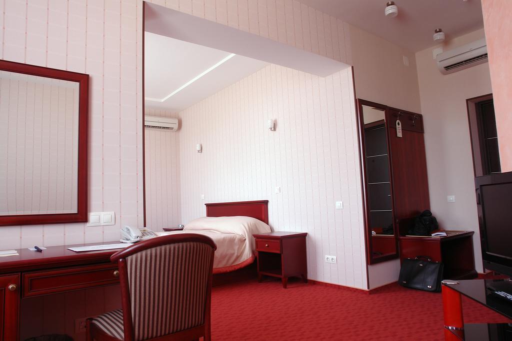 Victoria Hotel Kharkov Phòng bức ảnh