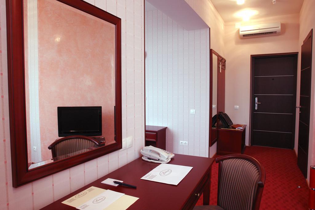 Victoria Hotel Kharkov Ngoại thất bức ảnh