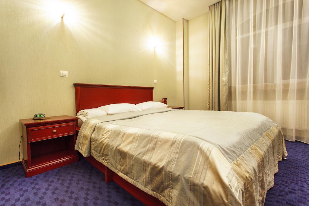 Victoria Hotel Kharkov Ngoại thất bức ảnh