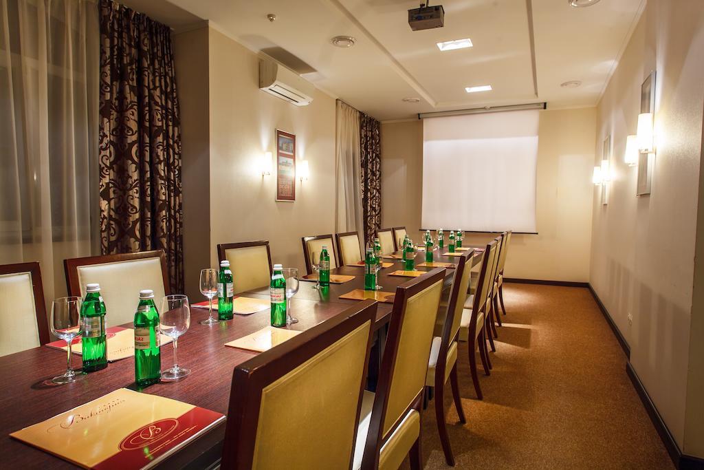 Victoria Hotel Kharkov Ngoại thất bức ảnh