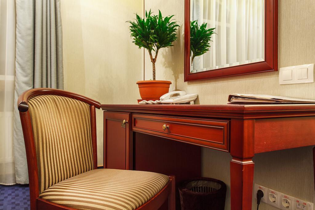 Victoria Hotel Kharkov Ngoại thất bức ảnh