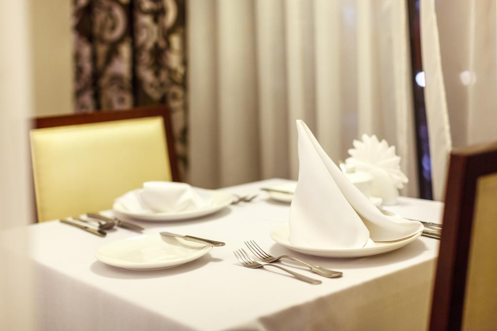Victoria Hotel Kharkov Ngoại thất bức ảnh