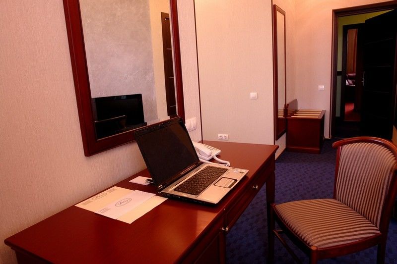 Victoria Hotel Kharkov Ngoại thất bức ảnh
